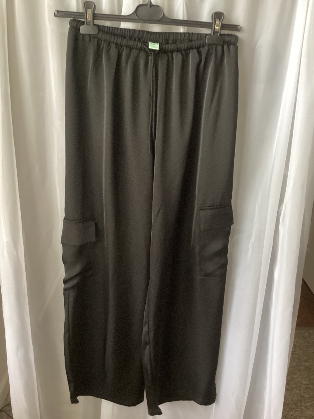 satin cargowide leg pants nwot ( medium)